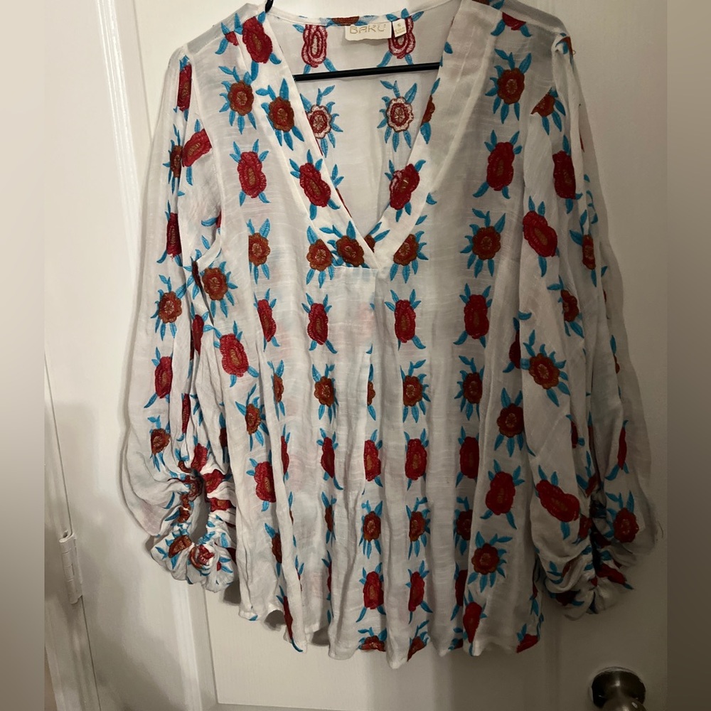 Chic Boho Floral Blouse with V-Neck
